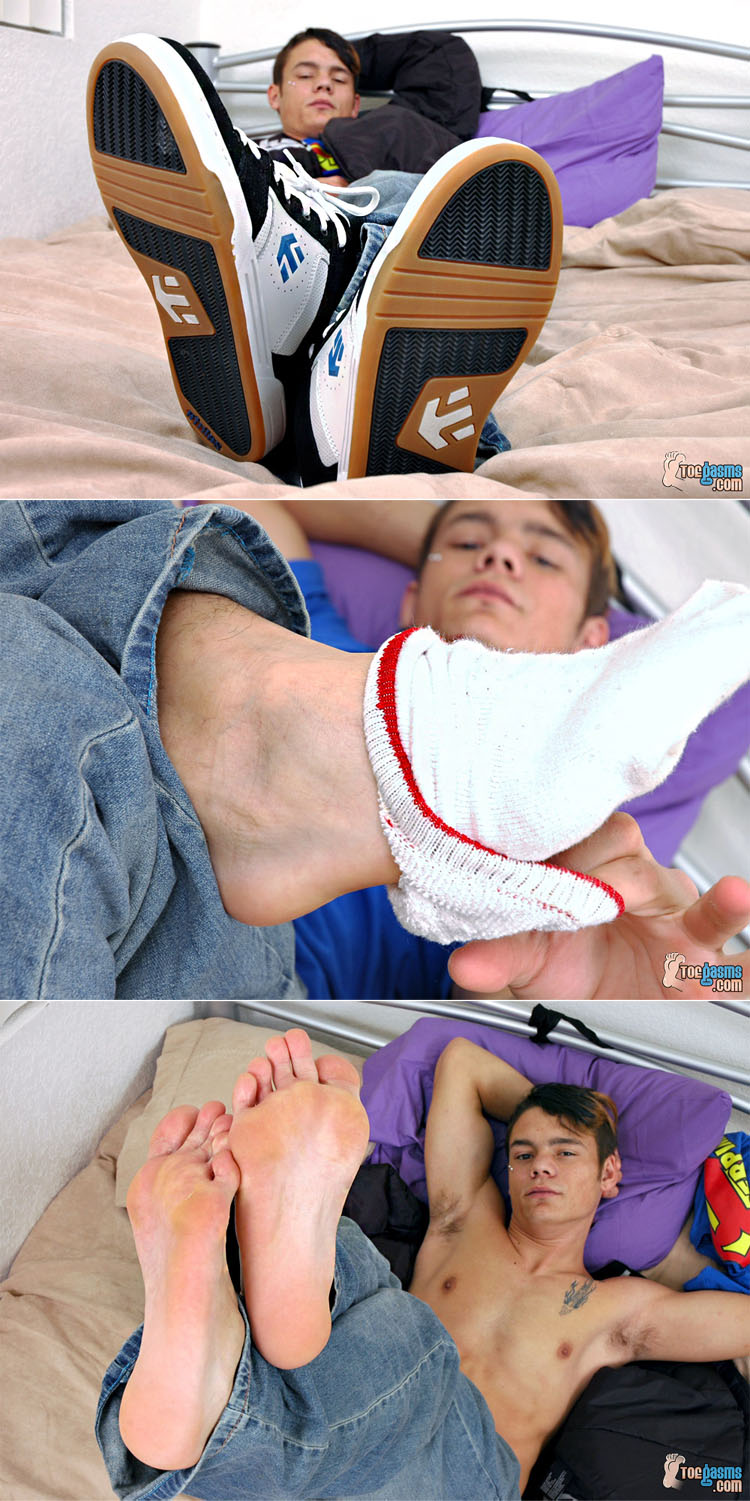 Male sock and foot fetish
