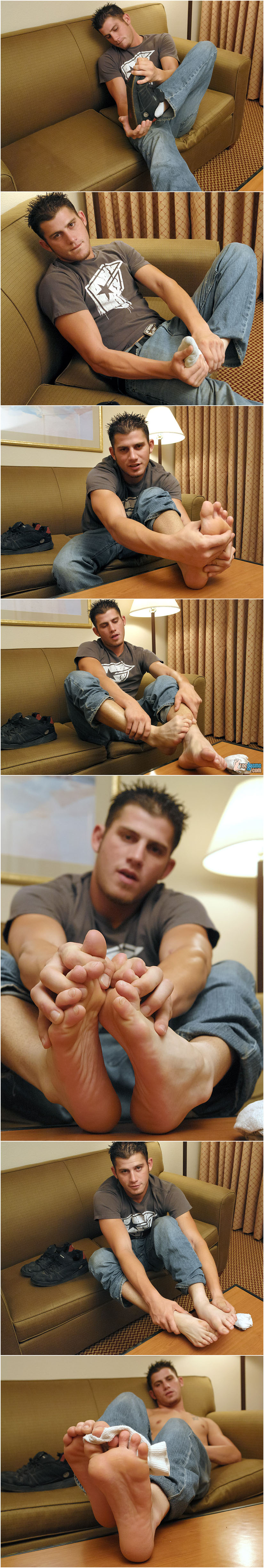 straight guy shows his bare feet4